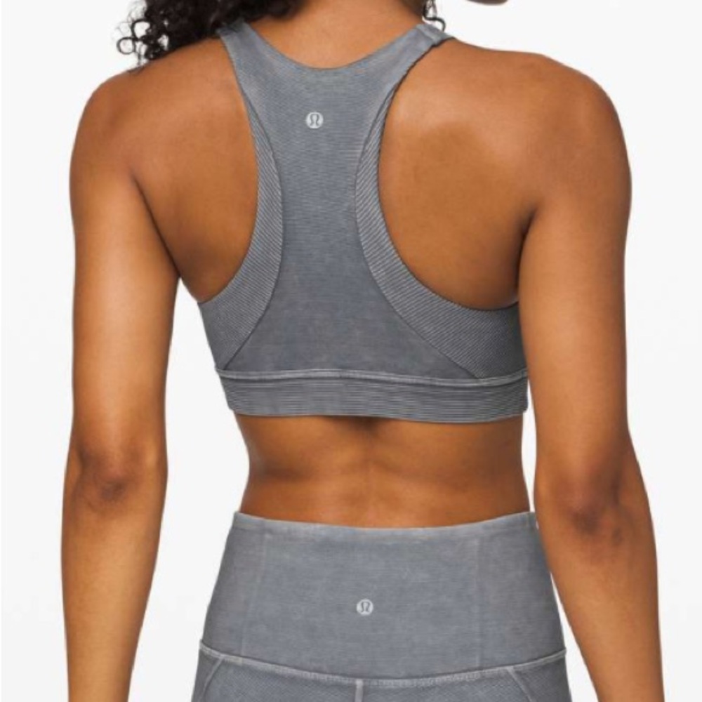 Lululemon Bob and Weave Bra
Washed Luna Size 8
